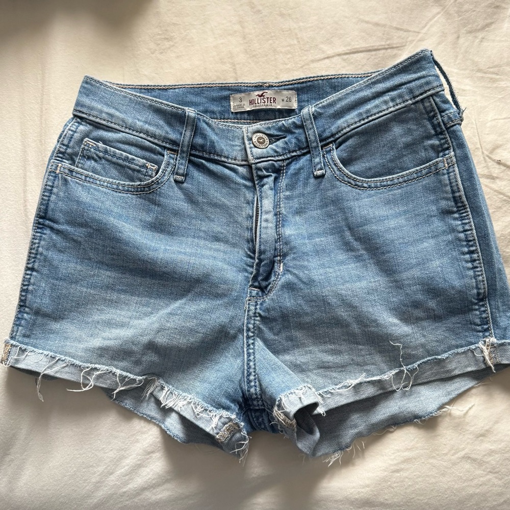 Hollister Women's Light Wash Frayed Denim Shorts